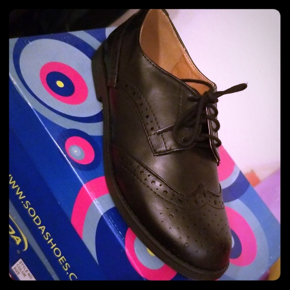 SODA Black Toast-S Oxfords